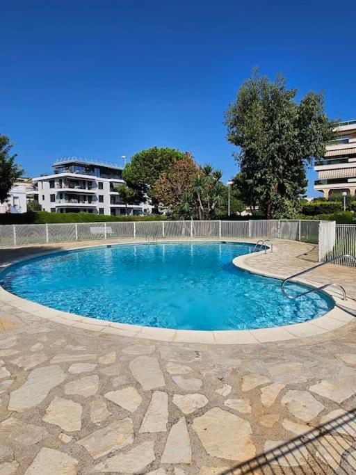 Studio Saint-Laurent-Du-Var Bord De Mer Екстер'єр фото